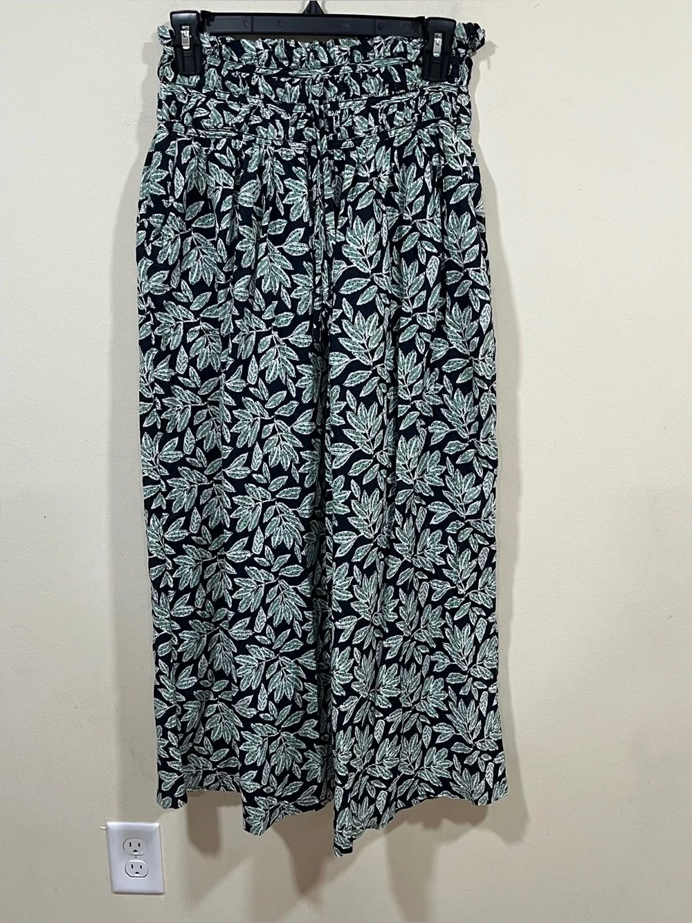 En Saison Arielle Pants size medium wide leg ankle multicolored EUC - Picture 3 of 10